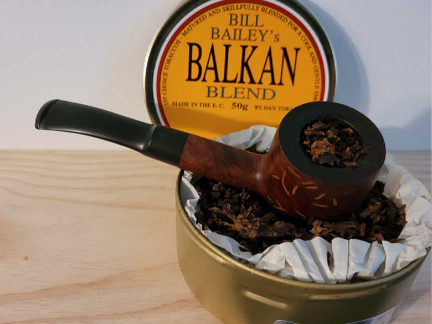 Balkan tobacco blend in a smoking pipe